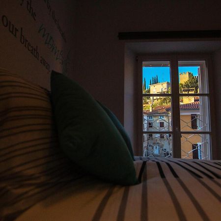 Azzurro Apartment ไพราน ภายนอก รูปภาพ