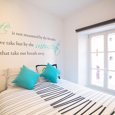 Azzurro Apartment ไพราน ภายนอก รูปภาพ