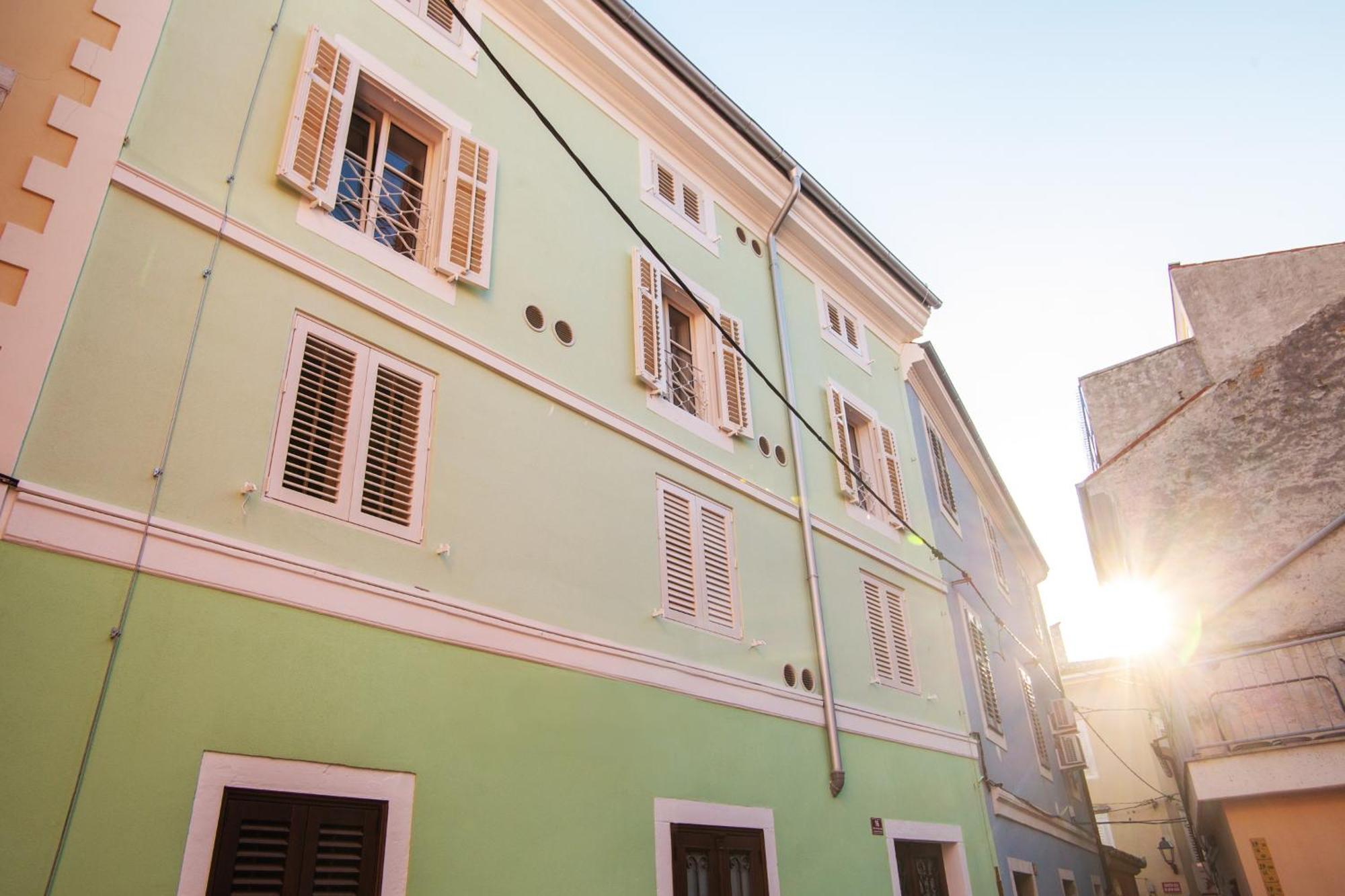 Azzurro Apartment ไพราน ภายนอก รูปภาพ