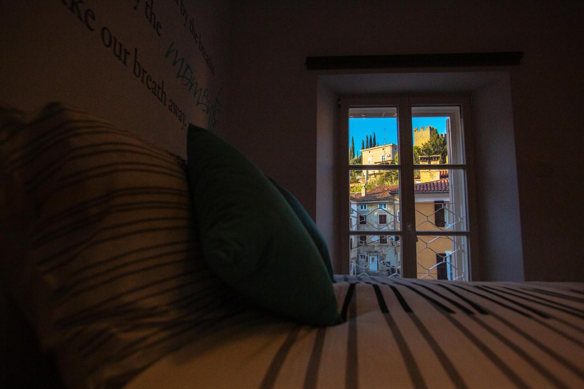 Azzurro Apartment ไพราน ภายนอก รูปภาพ