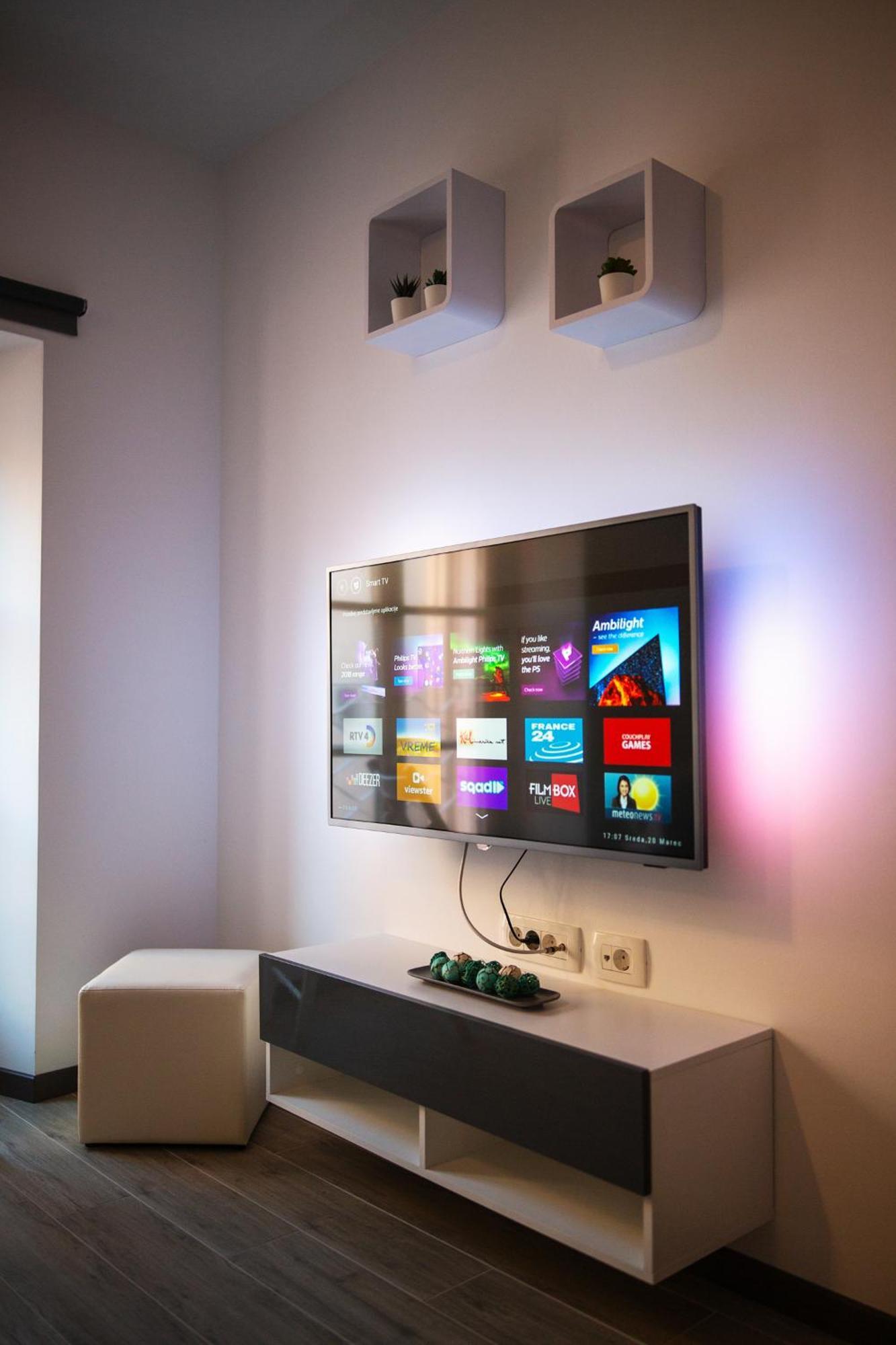 Azzurro Apartment ไพราน ภายนอก รูปภาพ