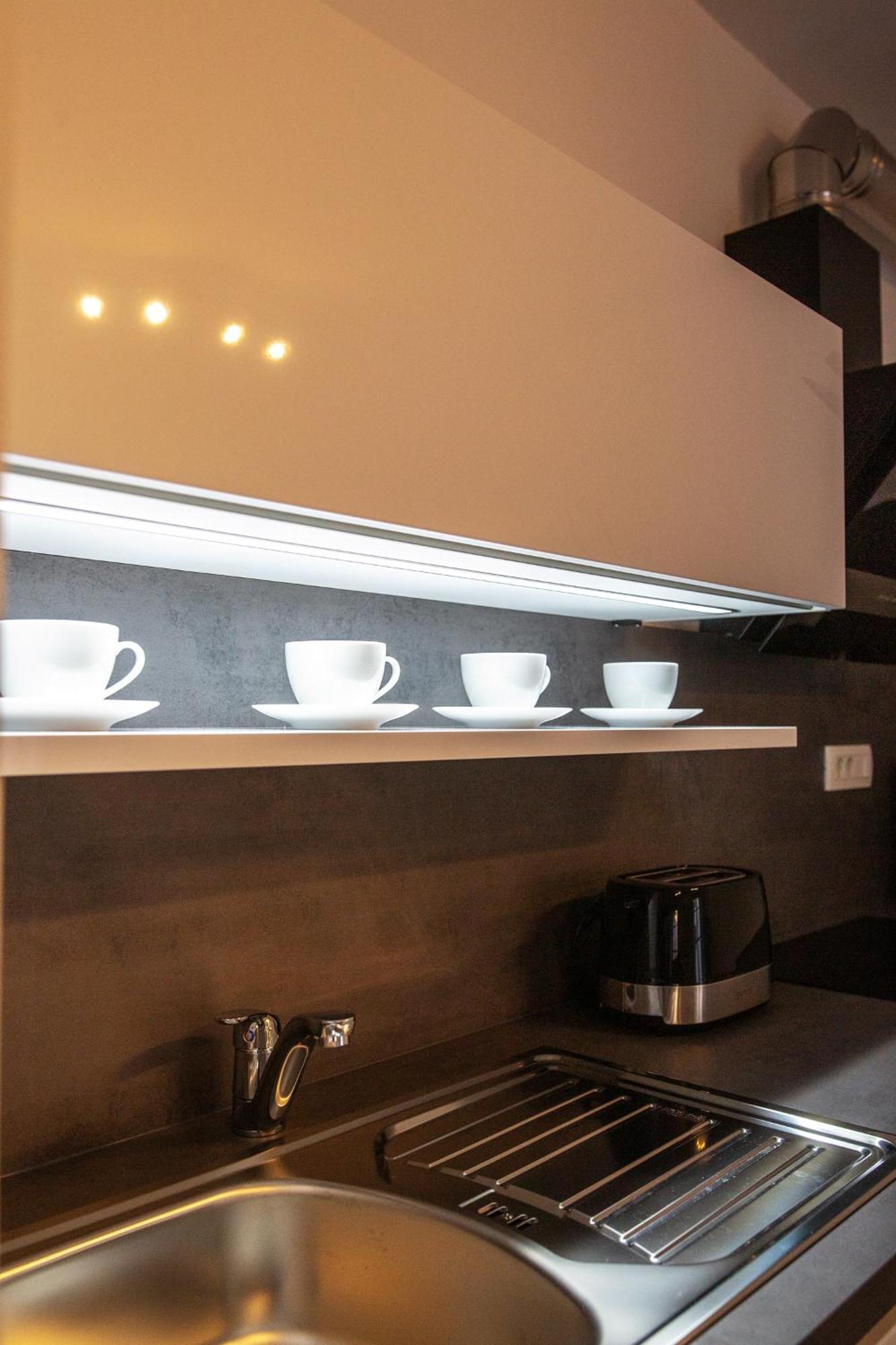 Azzurro Apartment ไพราน ภายนอก รูปภาพ
